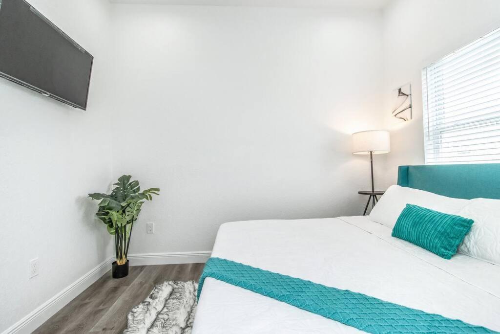 2Br Spacious House In Heart Of West Tampa Zewnętrze zdjęcie